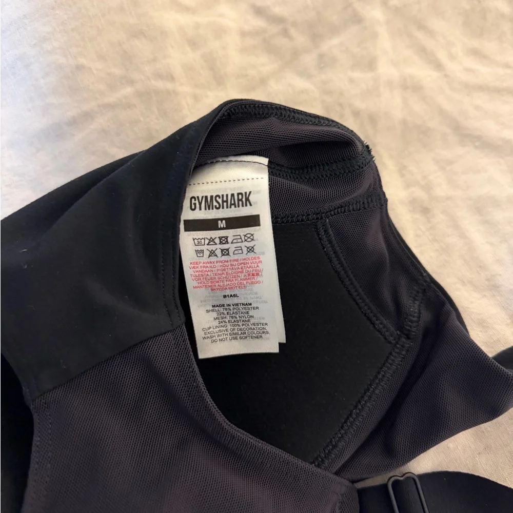 Gymshark Black Padded Sports Bra - Supportive Women's Activewear - Picture 4 of 4